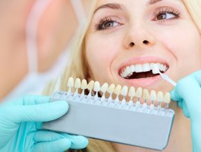 A cosmetic dental treatment clinic can make your smile look better
